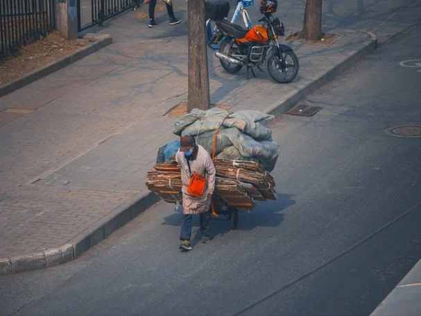 여성용 스트레이트 vs 부츠컷 청바지