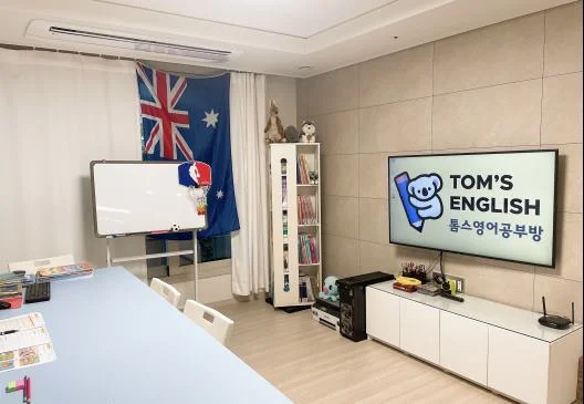 imgCaption0